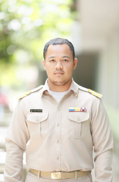 นายภาณุวัฒน์ เจริญทรัพย์