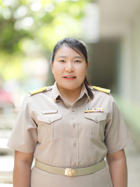 นางสาวพนาพร อ่อนสีน้อย