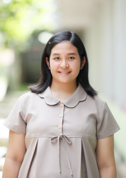 นางสาวนัทธิยา กระจ่างมล