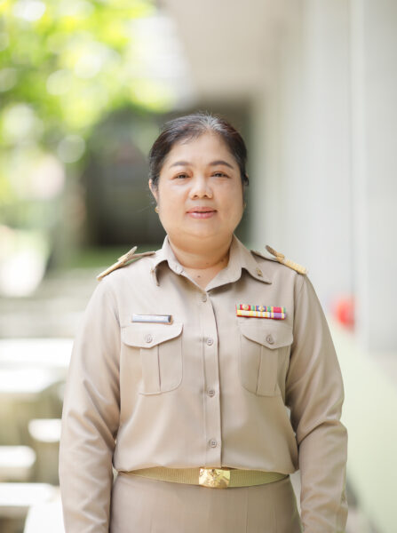 นางจีรนันท์ เดชอินทร์ นางจีรนันท์ เดชอินทร์
