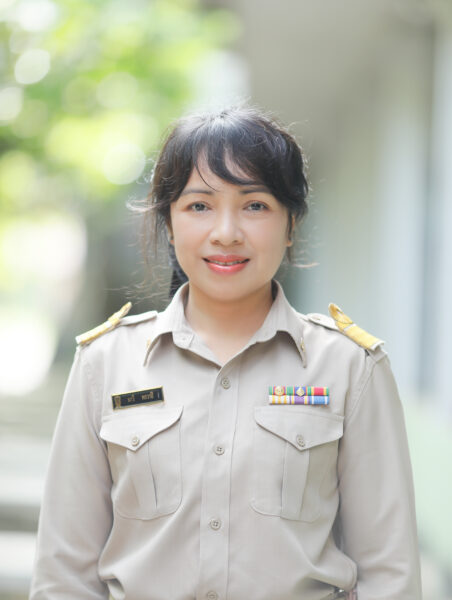 นางสาวนาวี พรวาปี
